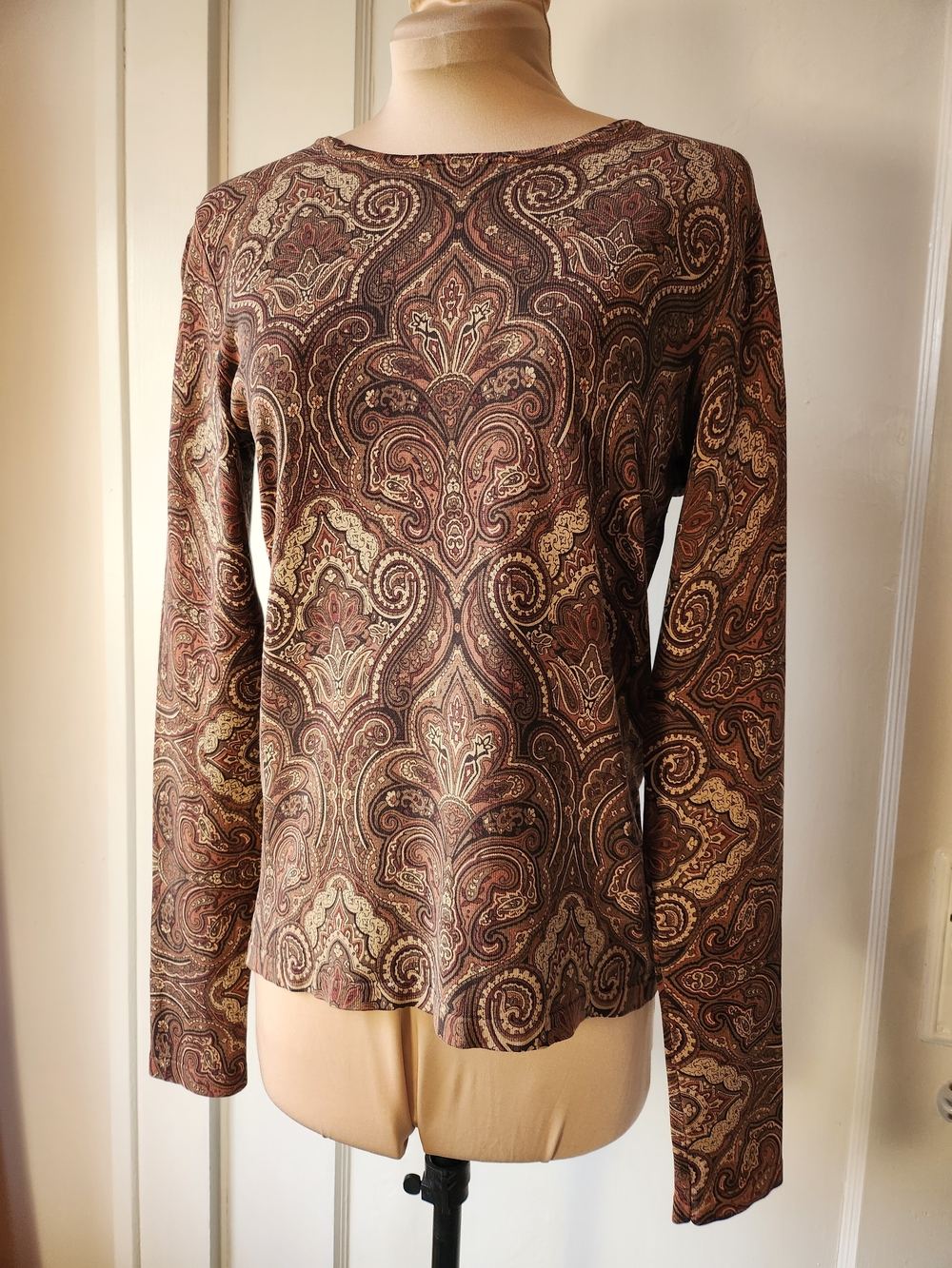 Jones New York 75% Silk Signature Petite Brown Paisley Long Sleeve Knit Top
